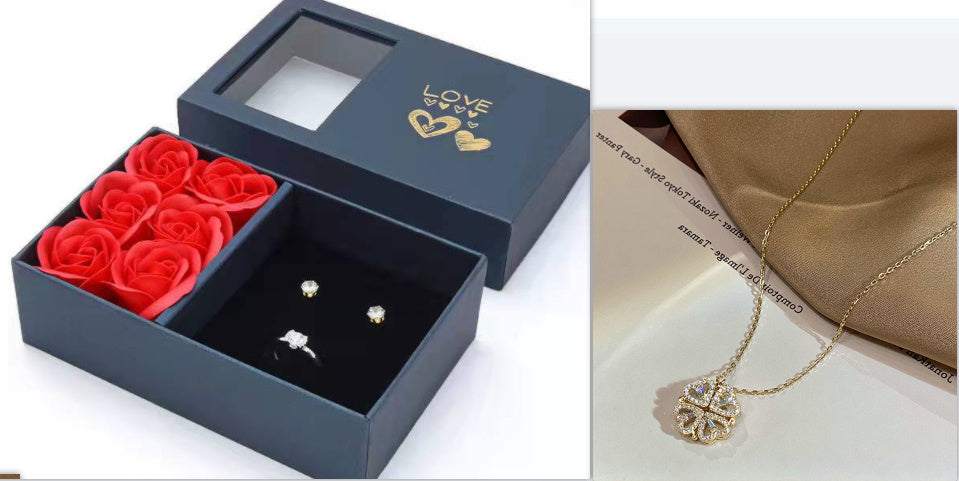 Retro magnetic folding heart