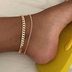 Fashion simple chain double-circle gold anklet on woman's ankle