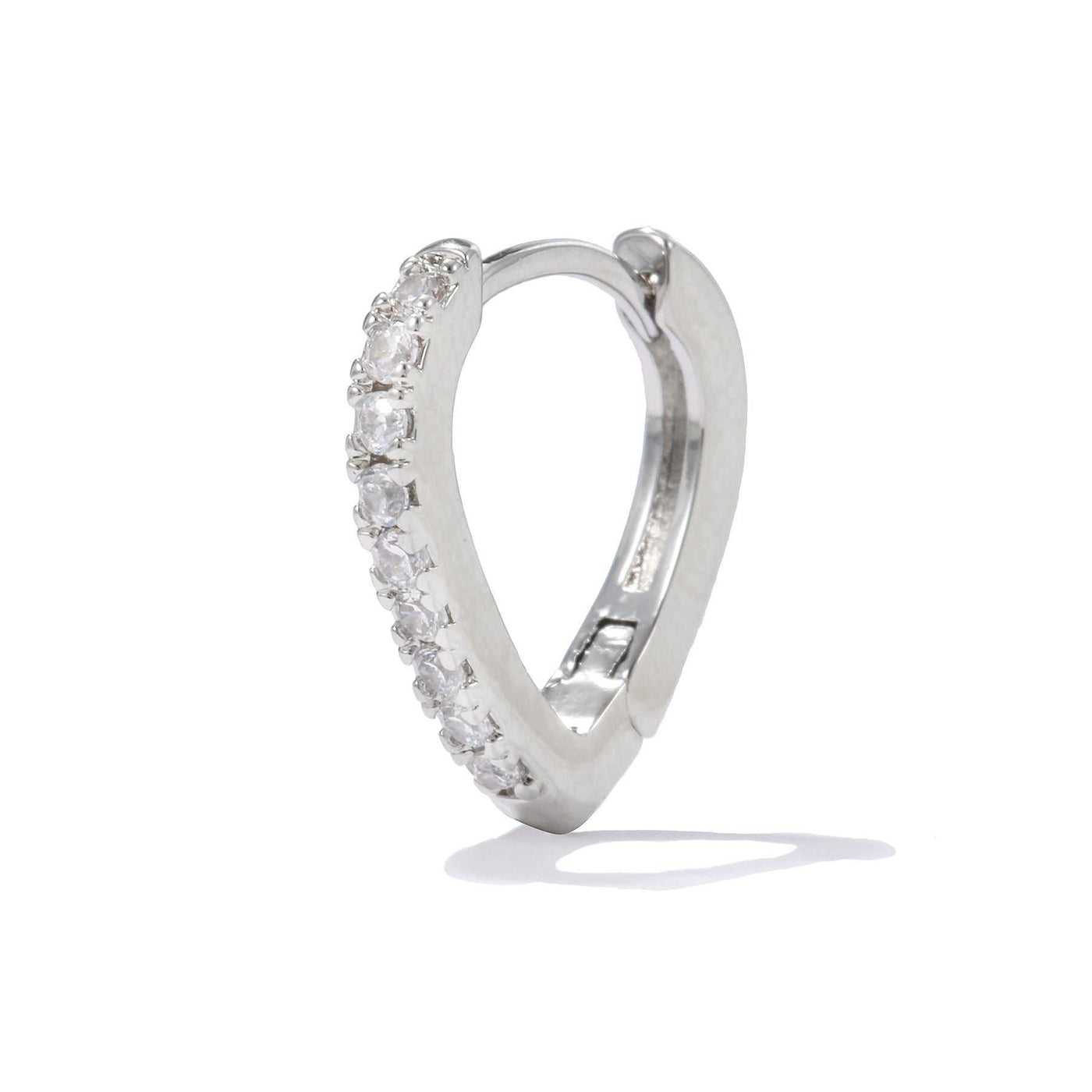 Simple silver heart-shaped ear clip with clear stones, summer cool love style, copper electroplated jewelry for women