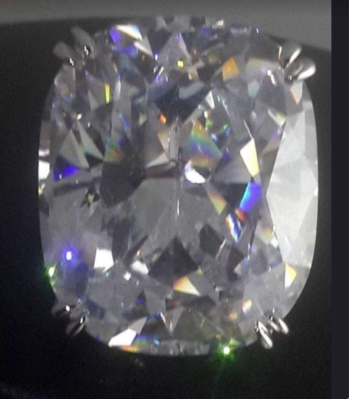 Inlaid White Square Diamond