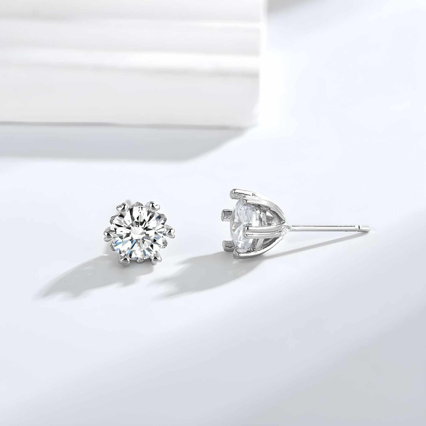Classic six-claw brass zircon stud earrings in silver with heart-shaped design